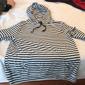 Old Navy navy/cream w/hood & pocket, NWT